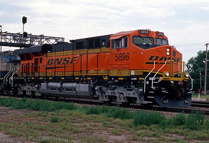 BNSF 5896 ES44AC.jpg